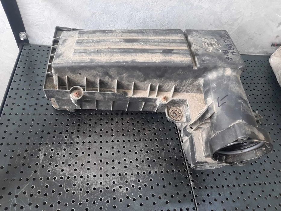 carcasa filtru aer 1.9 tdi avq vw touran 1t golf 5  1k0129607p