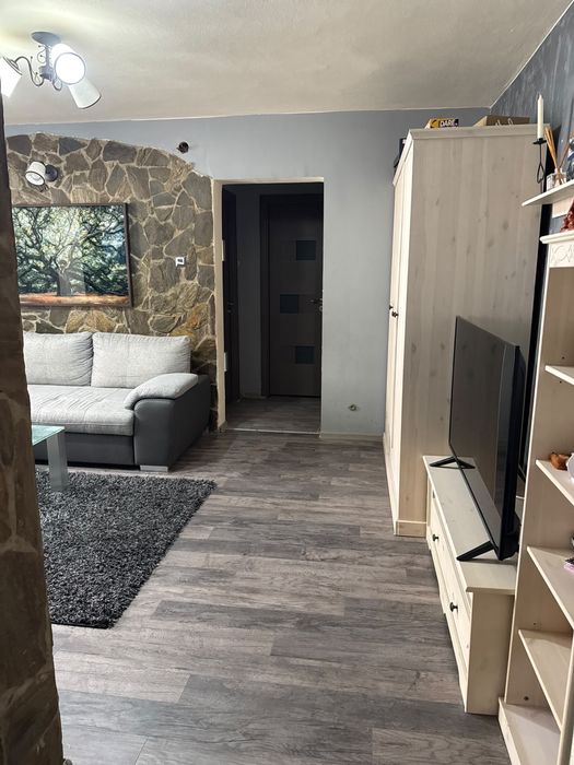„Apartament 2 camere, mobilat și utilat, gata de locuit