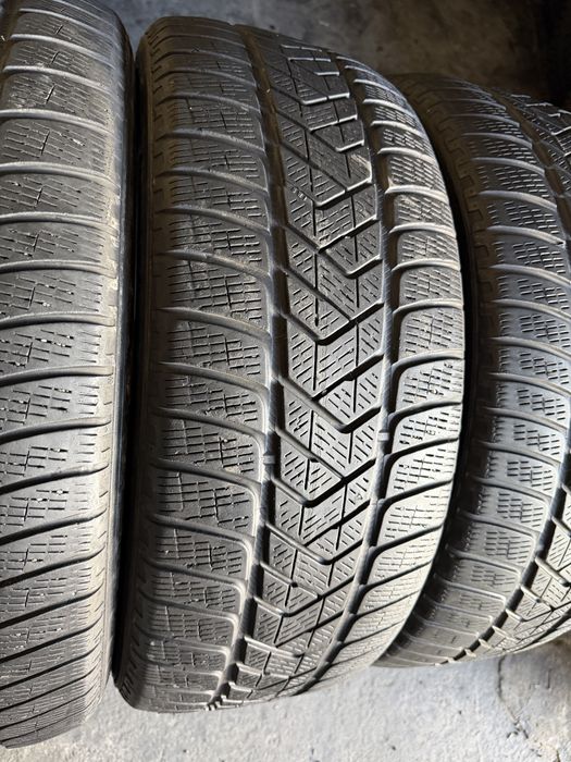 4 anvelope iarna 235/60/18 , Pirelli !