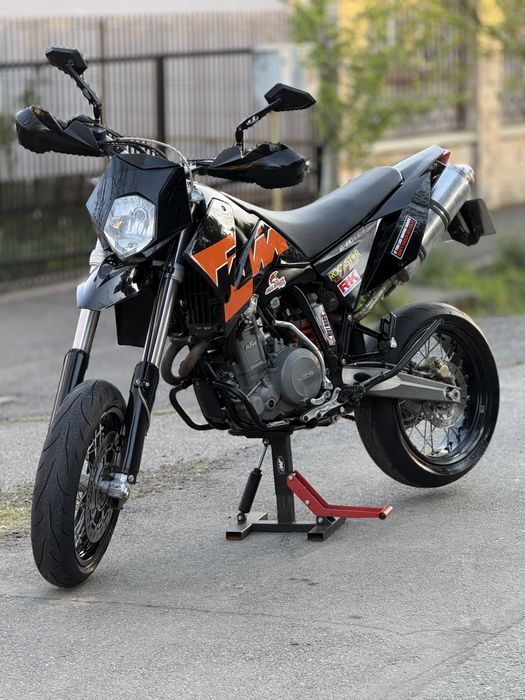 Vând KTM 640 SuperMoto/Enduro/Pornire buton/Înmatriculat/HIGH FLOW/Tobe Leovince/2900€neg!