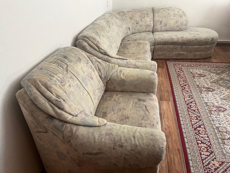 Продам диван в хорошем состоянии