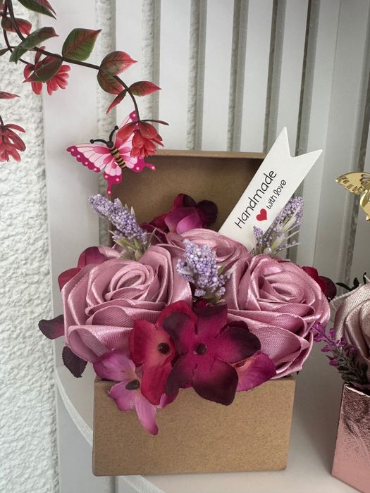 Подаръчни кутийки и букети ръчно направени