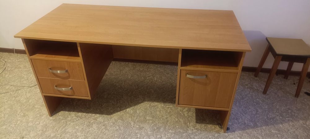 Стол офисный 150×70см