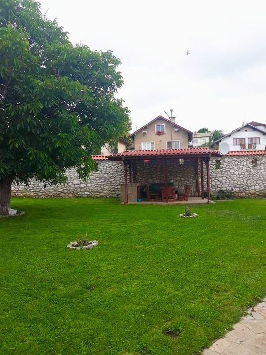 Поддръжка и косене на тревни площи