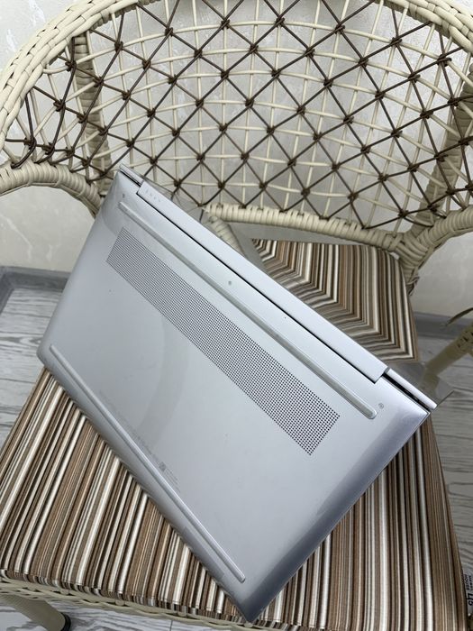 Продам HP Envy 17-cw0023dx 17.3"Touchscreen i7-13700H 16GB RAM 1TB SSD