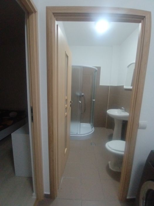 Închiriez garsonieră