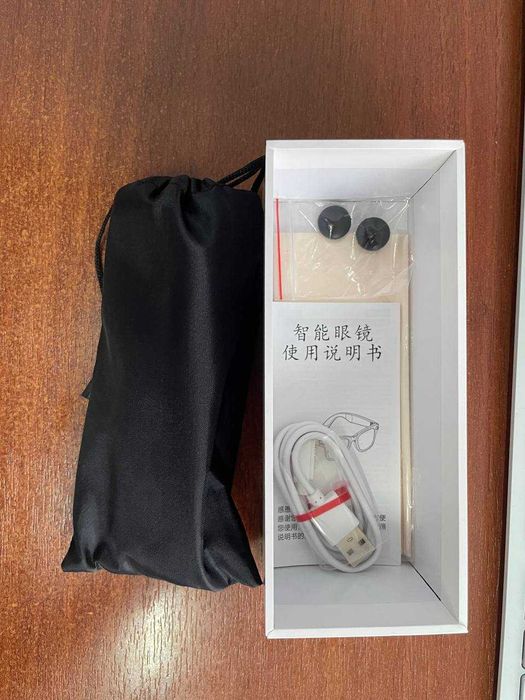 Продаются новые умные очки. Модель W600