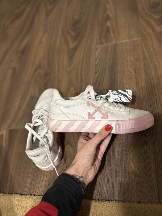 Обувки Off white