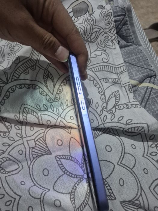 Продам телефон vivo