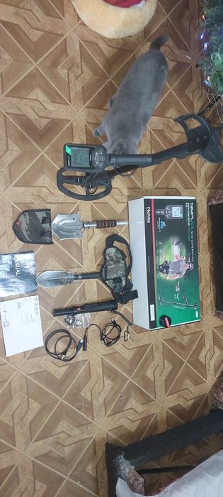 Металлоискатель плюс пинпоинтер.