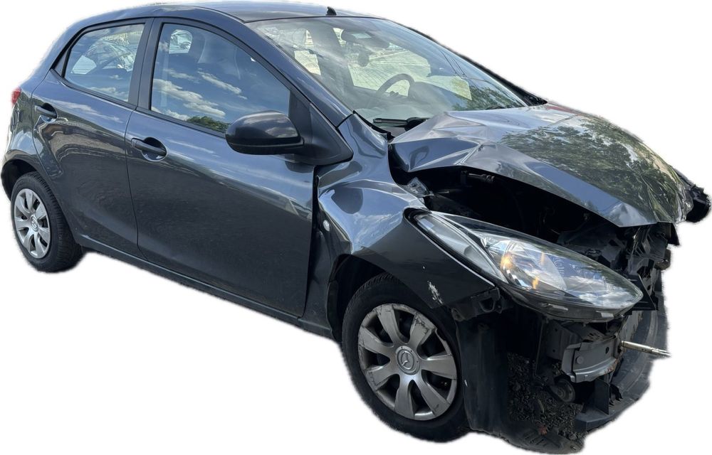 Mazda 2 1.3i Мазда 2 1.3 на части!!