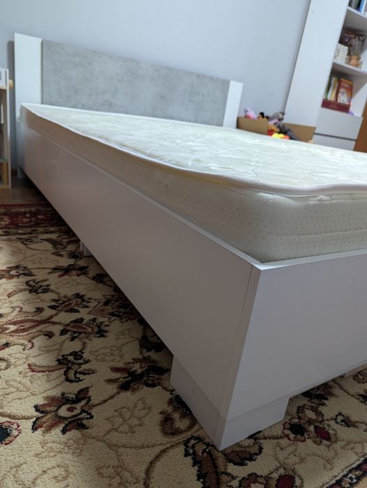 Кровать 2-х спальная с матрасом