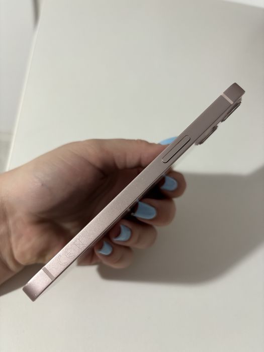 Vand Iphone 13 Roz