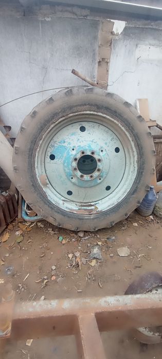 Traktor baloni sotiladi