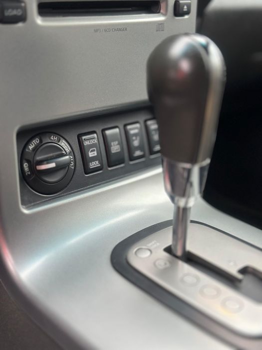 Vând Nissan pathfinder