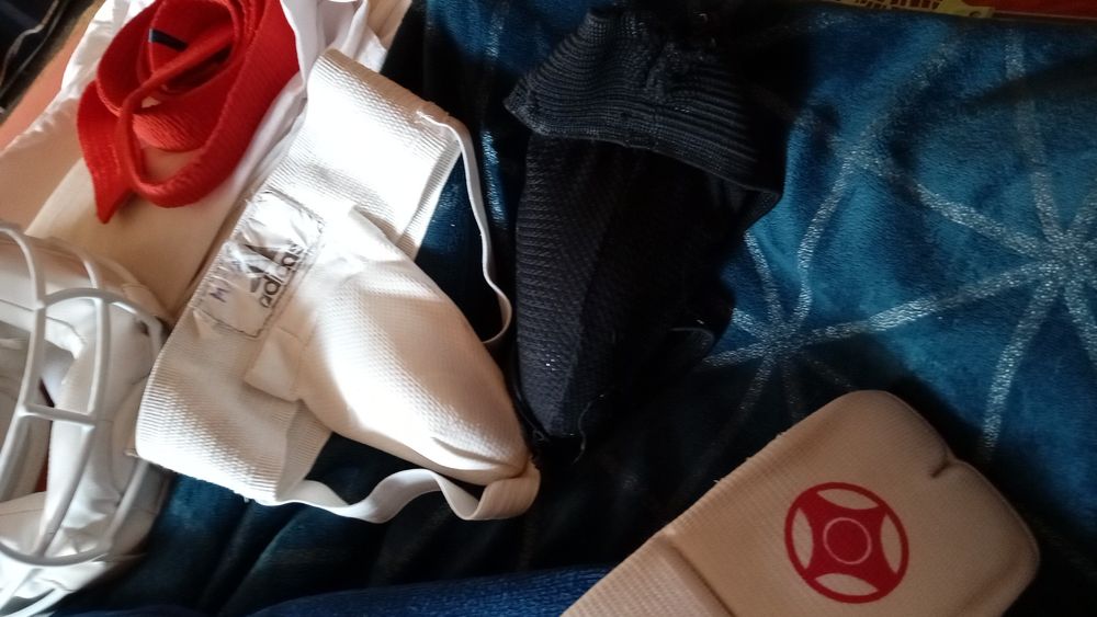 Кимоно каратэ шлем