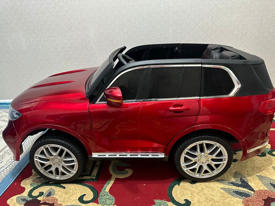 Детский автомобиль