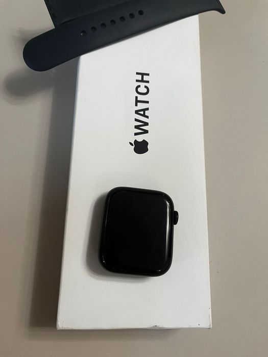 Apple Watch SE (2023), GPS, Cellular, Carcasa Midnight Aluminium 44mm, Midnight Sport Band - M/L

 4.92