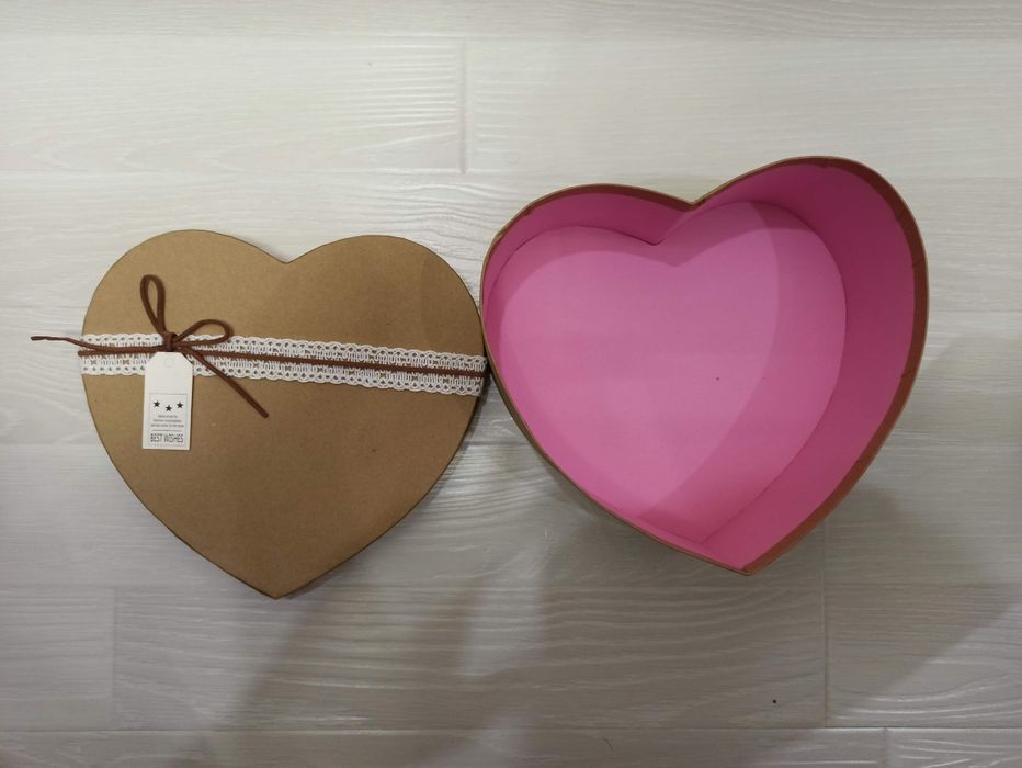 Подарочная коробка для упоковки подарков.