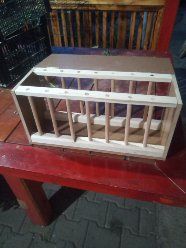 Hrănitoare și cușcă transport porumbei