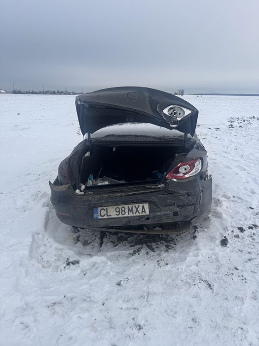 Volkswagen Passat cc 2.0 tdi euro 5 DSG LOVITURA IN SPATE