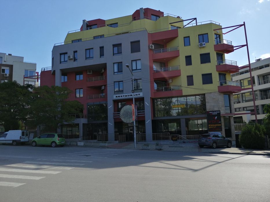 Складове с офиси и мокри помещения 370 кв. м.