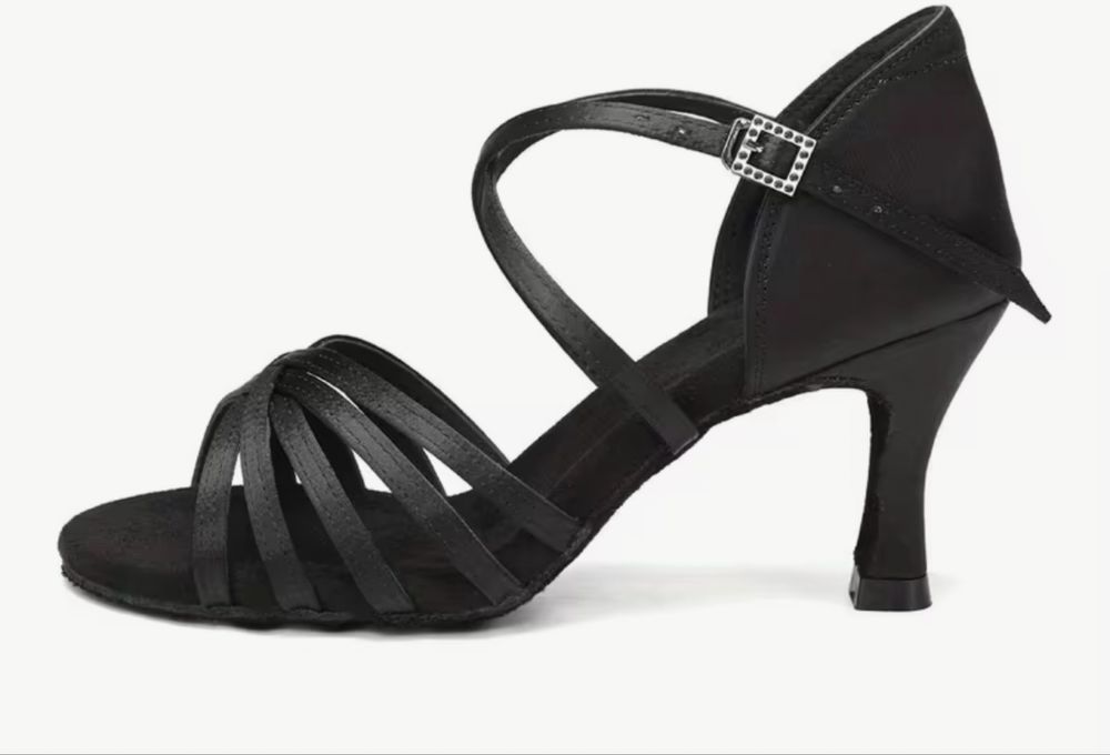 Обувки за латино танци