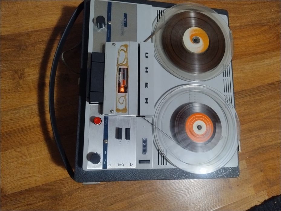 Magnetofon UHER 704