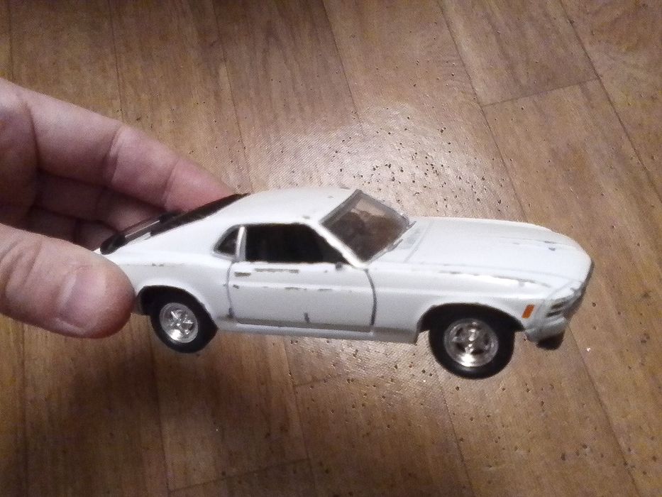 Моделька машины за копейки.