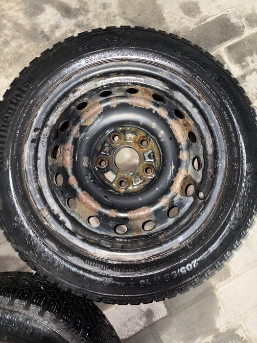 Продам зимние шины с дисками