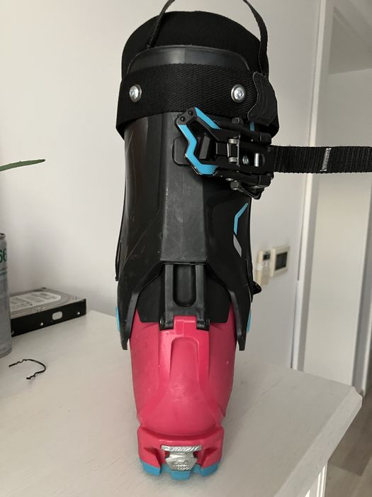 Clăpari de tură DYNAFIT TLT 8 W FLAMINGO