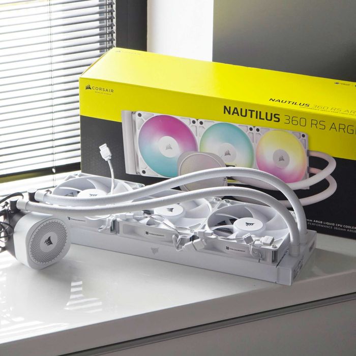Racire Corsair AIO Nautilus 360 RS, 9x Fans, 2x Commander Core XT