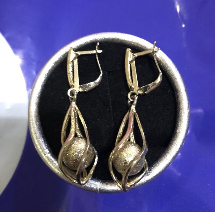 Продаются серьги. .