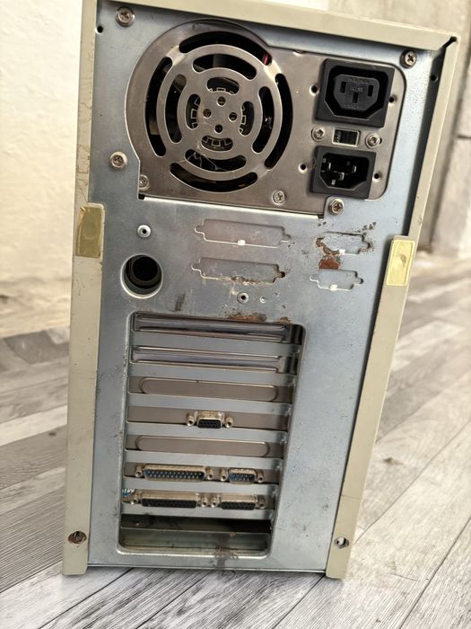 Стари компютри работещи