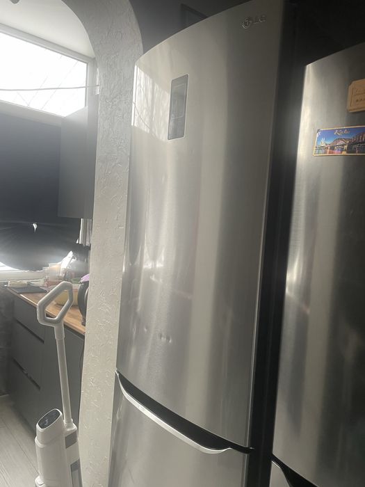 Продам холодильник б/у LG