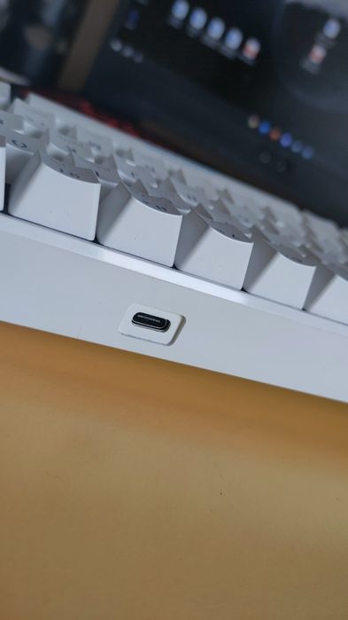 Tastatură mecanică Deltaco Gaming WK85R RGB, White
