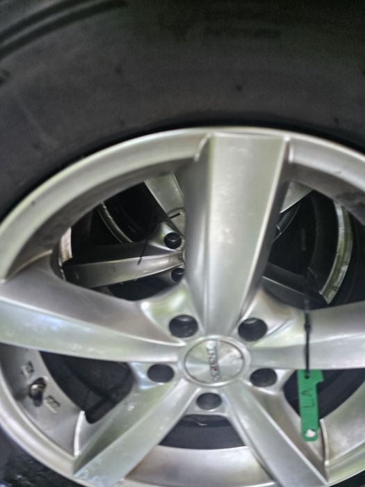 Jante cu cauciucuri de Nisan/ Dastar/ Renault