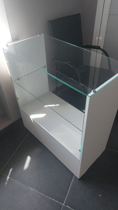 Стол со стеклом. Остовок