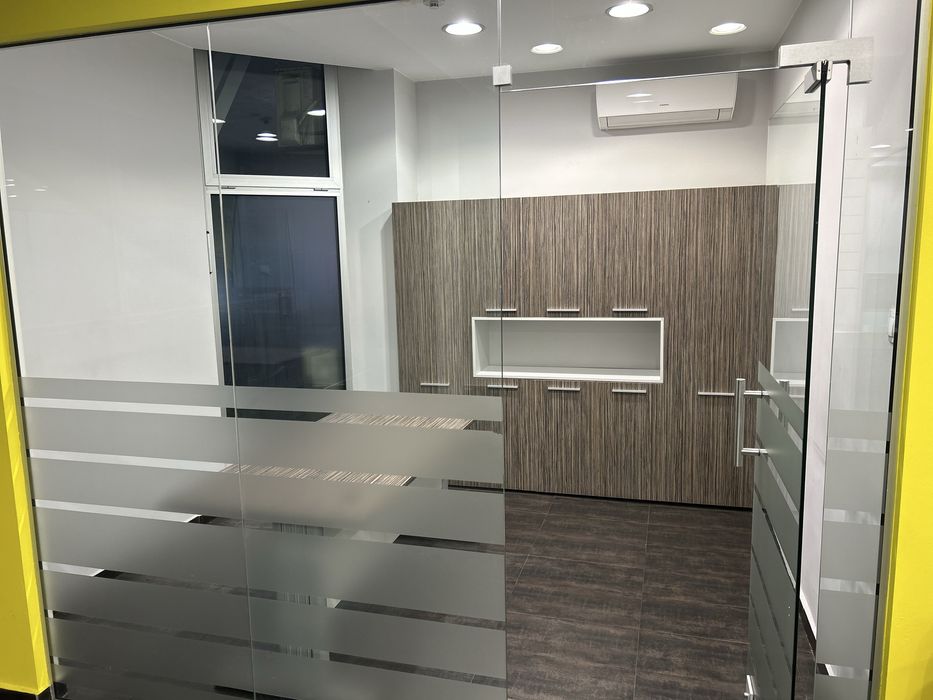 Дава се под наем Офис в Бургас, Център - 325 кв.м за 3000 € - Снимка #6