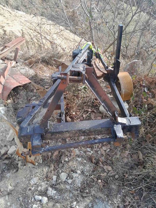 Трактор червен Т40