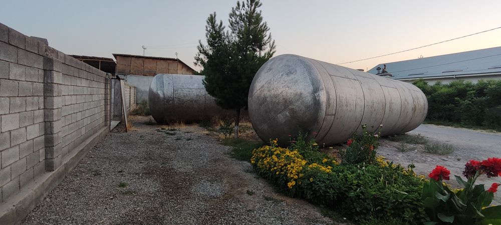 Нержавейка Ёмкост 63 куб сотилади.4 та бор тоза.Нержавейка Ёмкост 63 к