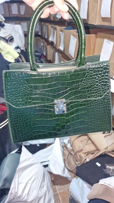 Vand poseta piele de firma