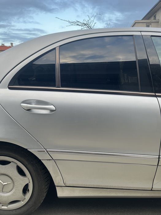 Задна броня задни врати