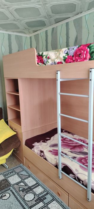 Двухъярусная кровать