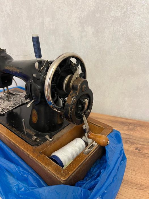 Продам швейную машину