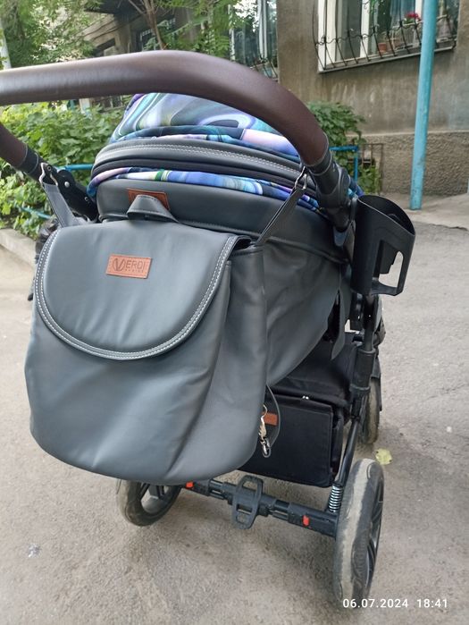 Продается коляска 3 в 1.