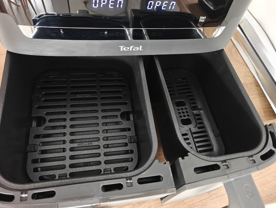 Vând Friteuza dubla cu aer cald Tefal Dual Easy Fry & Grill air fryer EY905B10