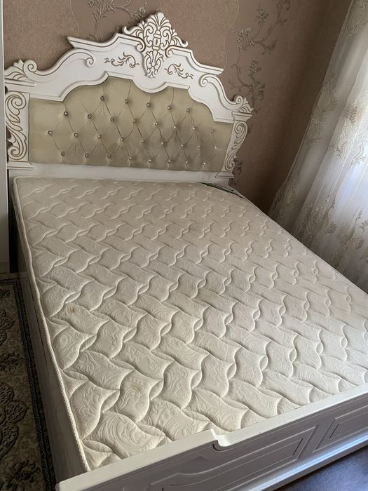 спальная кровать б/у