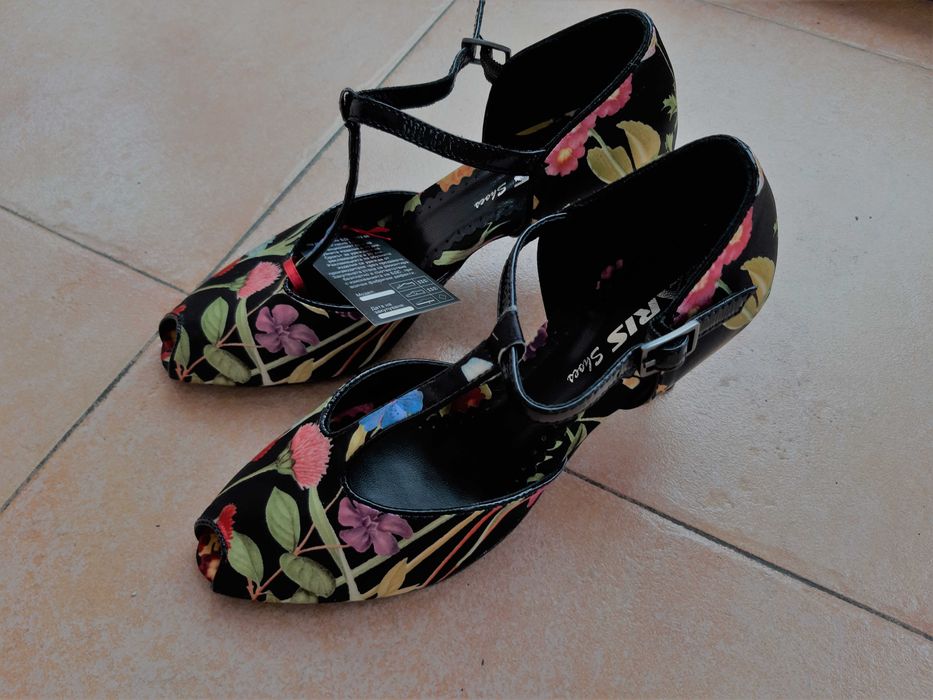 Обувки Естествена Кожа с цветен Принт на Цветя! НОВИ с Етикет! №36