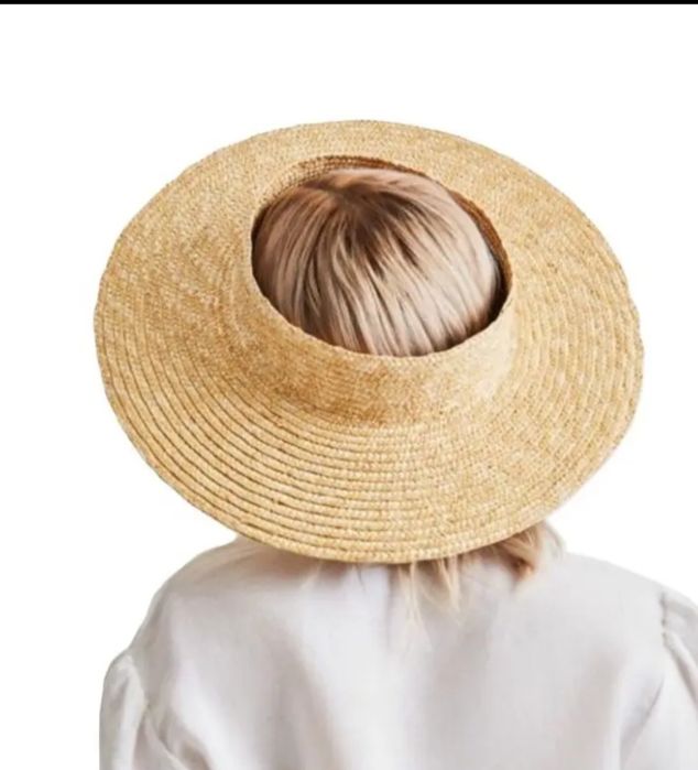 Соломенная шляпа с открытым верхом фирмы Zara